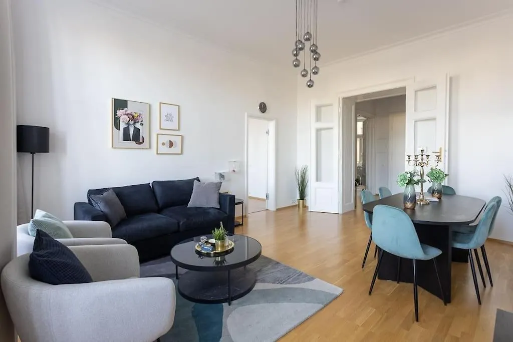 Franz 24 - Typical Viennese Apartment In The Heart Of Wien 0*,
