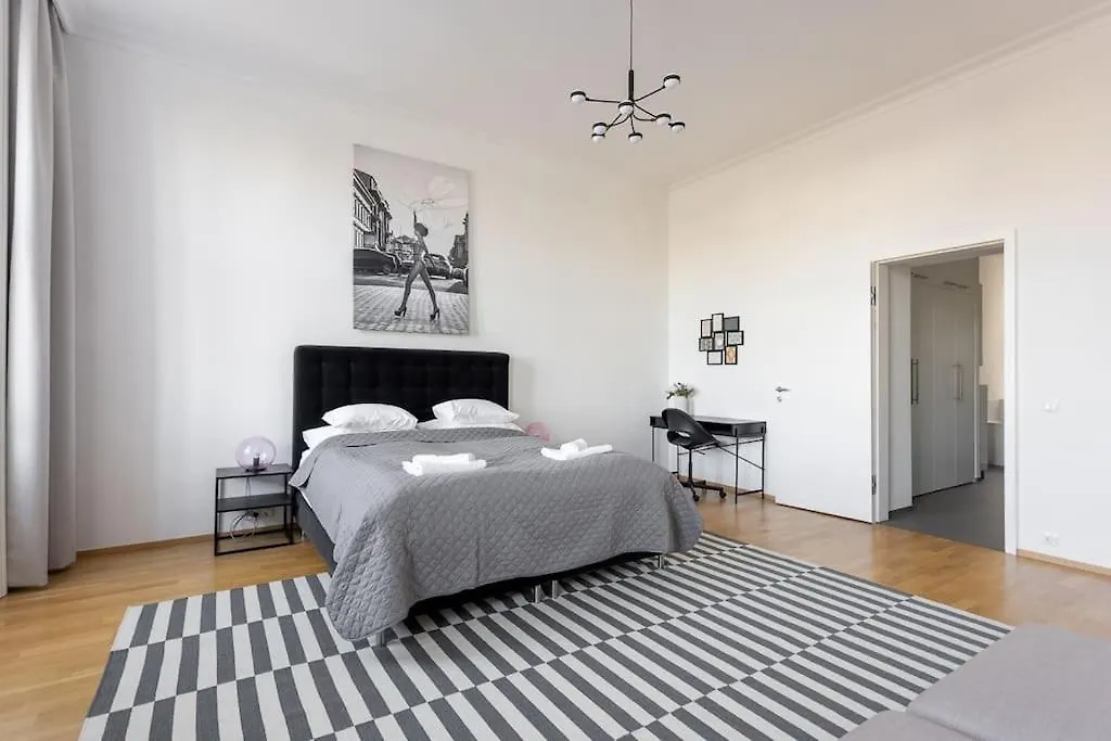 Franz 24 - Typical Viennese Apartment In The Heart Of Wien