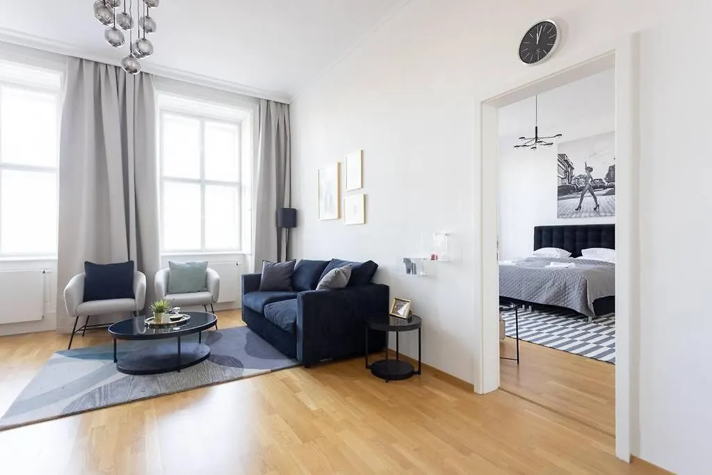 Franz 24 - Typical Viennese Apartment In The Heart Of Wien 0*,  Østrig