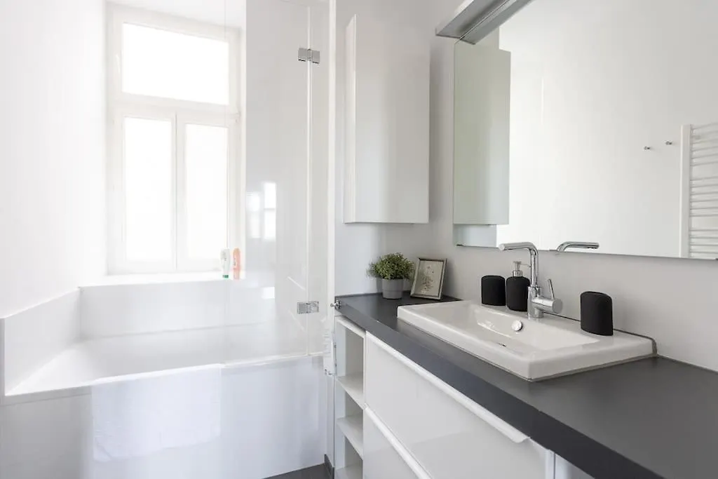 Franz 24 - Typical Viennese Apartment In The Heart Of Wien